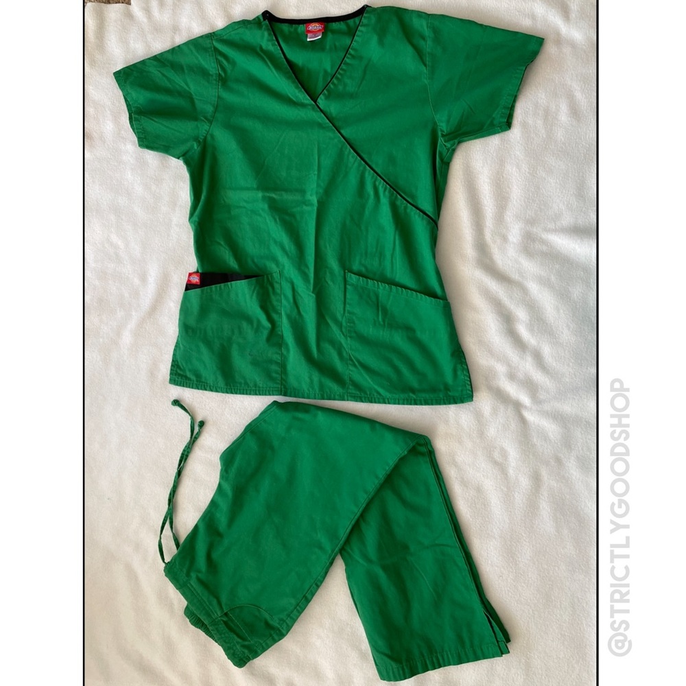 SOLD- Dickie Scrub Set